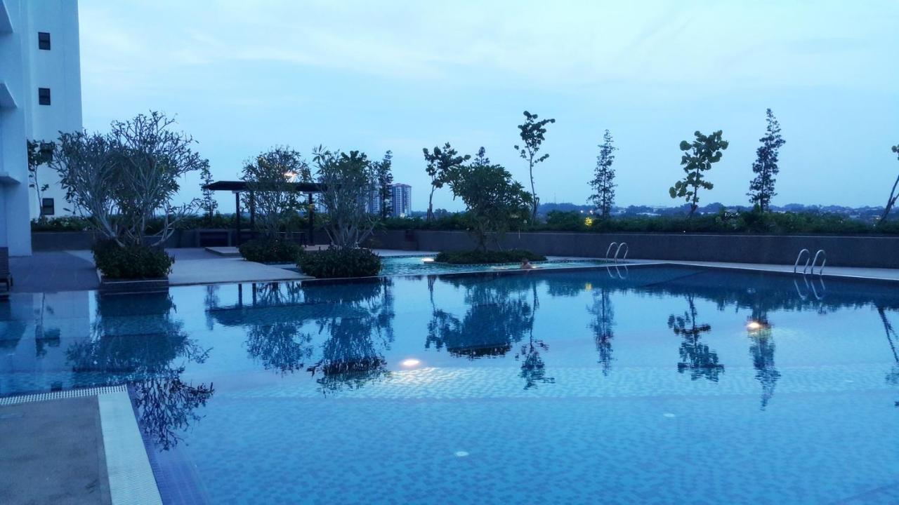 5min Paradigm Mall 15min Sutera Mall Ciq 10pax Apartemen Johor Bahru